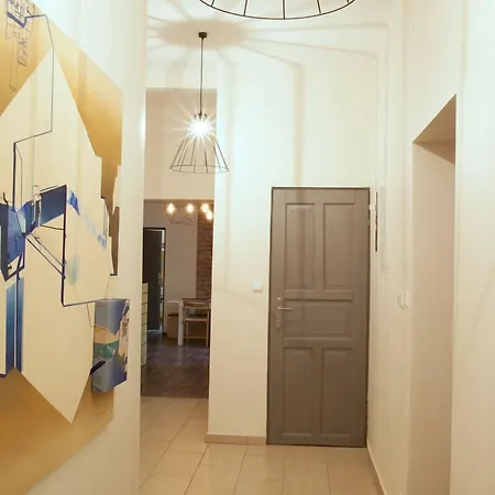 بيت شباب Lull وارسو