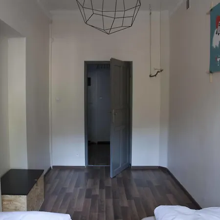 Lull Hostel *