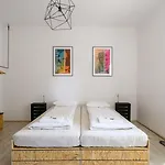 Hostel Lull *