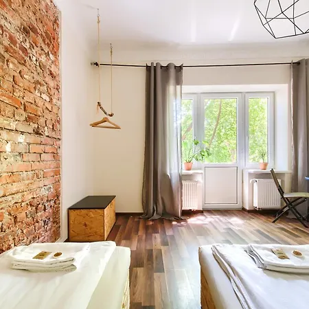 ラル ホステル *